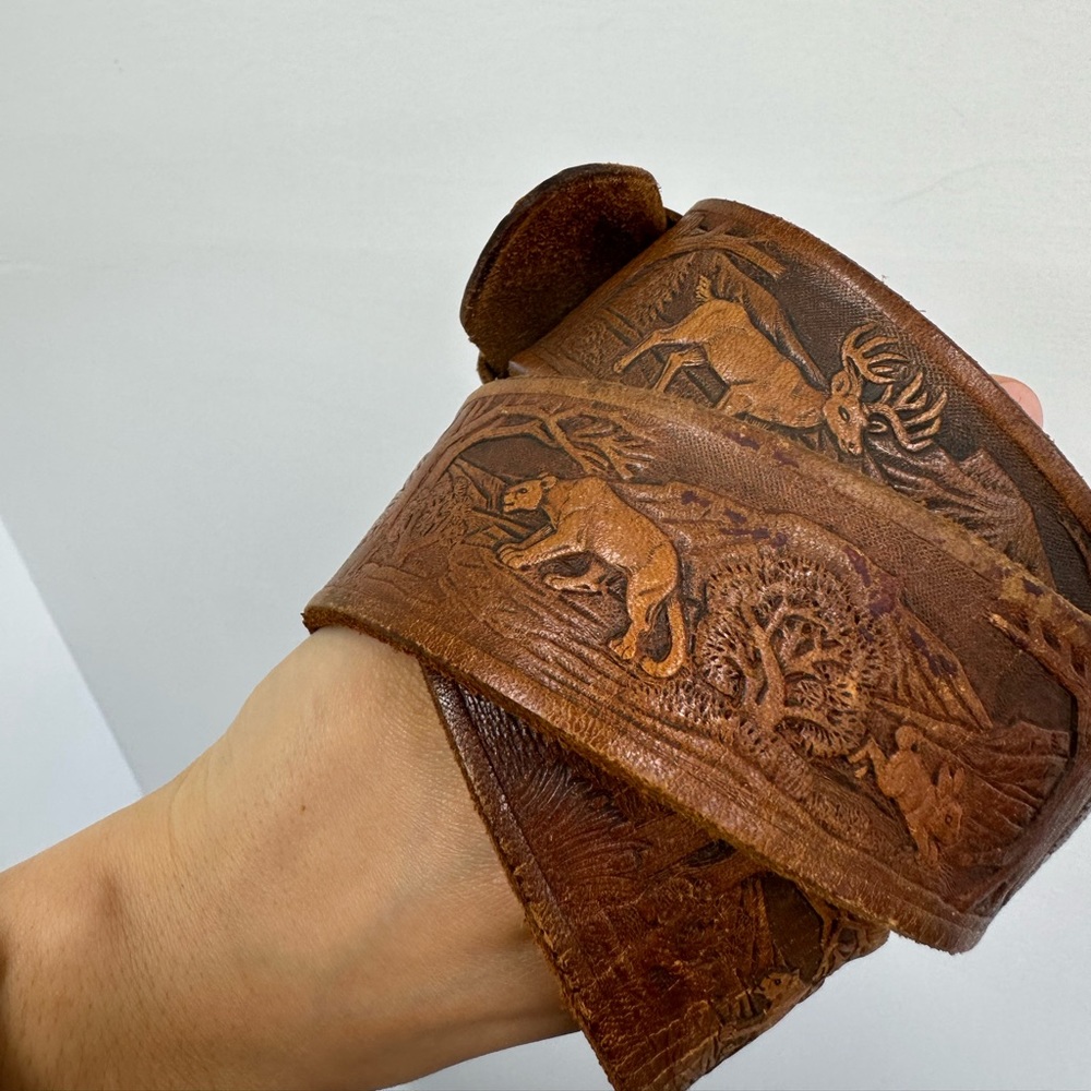 ⛔️SOLD⛔️Vintage Brown Leather Embossed Animal Woodland Theme Adjustable Belt Siz - Picture 10 of 11